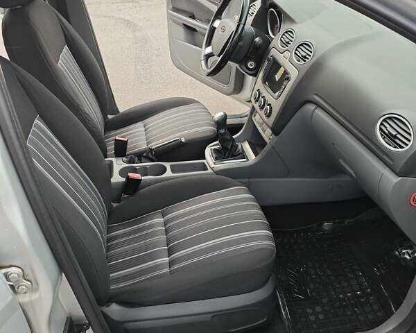 Серый Форд Фокус, объемом двигателя 1.6 л и пробегом 187 тыс. км за 5899 $, фото 10 на Automoto.ua