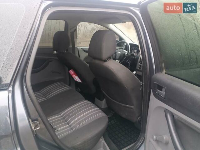 Серый Форд Фокус, объемом двигателя 1.56 л и пробегом 320 тыс. км за 4700 $, фото 13 на Automoto.ua