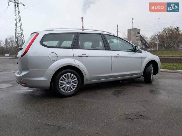 Серый Форд Фокус, объемом двигателя 1.6 л и пробегом 241 тыс. км за 6200 $, фото 2 на Automoto.ua