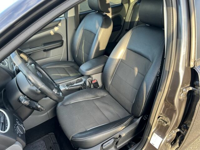 Серый Форд Фокус, объемом двигателя 1.6 л и пробегом 269 тыс. км за 4900 $, фото 15 на Automoto.ua