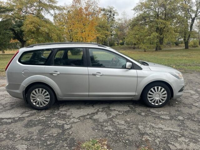 Серый Форд Фокус, объемом двигателя 1.8 л и пробегом 290 тыс. км за 3200 $, фото 2 на Automoto.ua