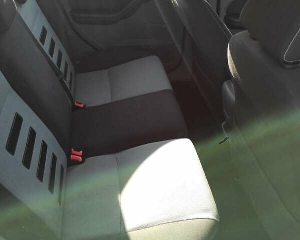 Серый Форд Фокус, объемом двигателя 1.56 л и пробегом 235 тыс. км за 5500 $, фото 11 на Automoto.ua