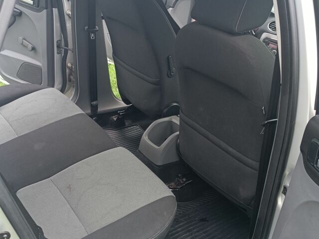 Серый Форд Фокус, объемом двигателя 0 л и пробегом 260 тыс. км за 5100 $, фото 5 на Automoto.ua