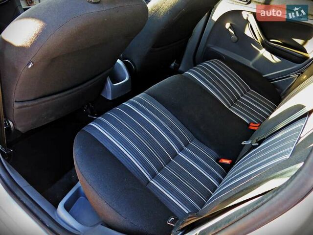 Серый Форд Фокус, объемом двигателя 1.6 л и пробегом 253 тыс. км за 5100 $, фото 12 на Automoto.ua