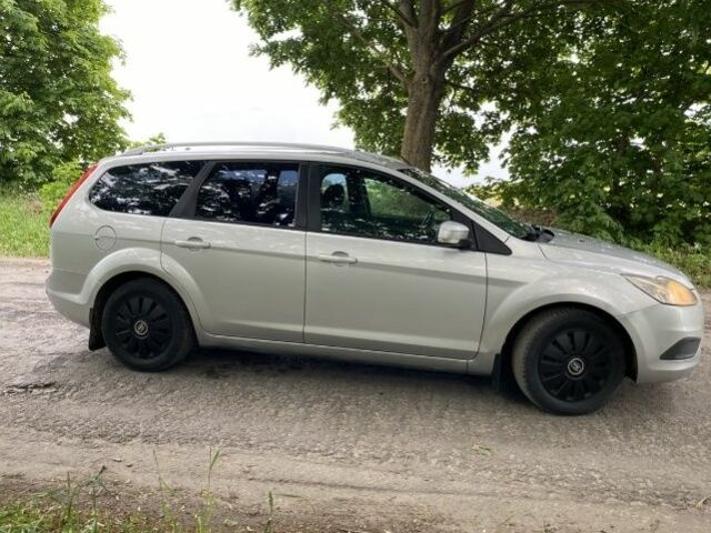 Серый Форд Фокус, объемом двигателя 1.6 л и пробегом 160 тыс. км за 6500 $, фото 2 на Automoto.ua