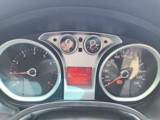 Серый Форд Фокус, объемом двигателя 1.6 л и пробегом 277 тыс. км за 6200 $, фото 6 на Automoto.ua