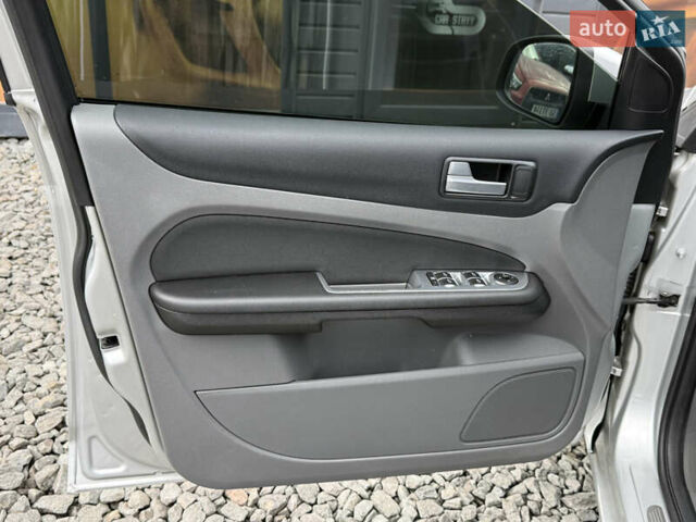 Сірий Форд Фокус, об'ємом двигуна 1.6 л та пробігом 341 тис. км за 6600 $, фото 42 на Automoto.ua