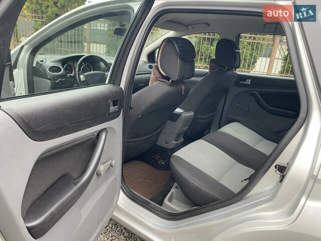Сірий Форд Фокус, об'ємом двигуна 1.6 л та пробігом 303 тис. км за 6200 $, фото 40 на Automoto.ua