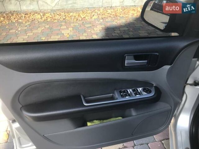 Сірий Форд Фокус, об'ємом двигуна 1.6 л та пробігом 265 тис. км за 6200 $, фото 9 на Automoto.ua