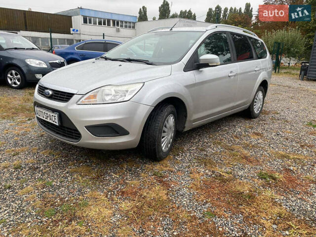 Серый Форд Фокус, объемом двигателя 1.6 л и пробегом 250 тыс. км за 5500 $, фото 1 на Automoto.ua