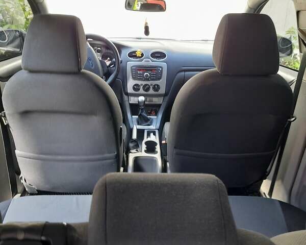 Сірий Форд Фокус, об'ємом двигуна 1.56 л та пробігом 285 тис. км за 5600 $, фото 4 на Automoto.ua