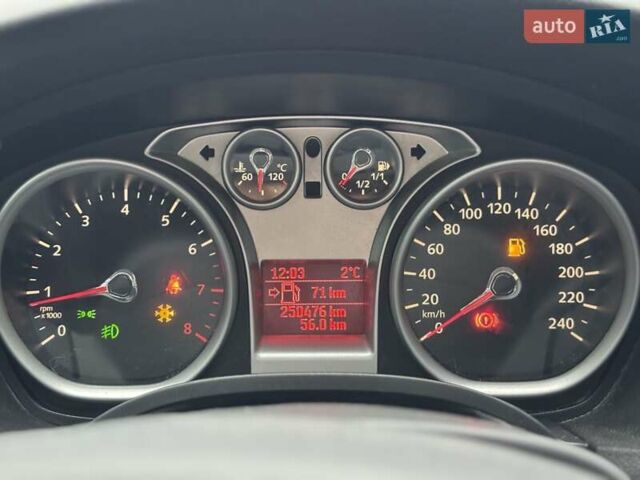 Серый Форд Фокус, объемом двигателя 1.6 л и пробегом 206 тыс. км за 5800 $, фото 11 на Automoto.ua