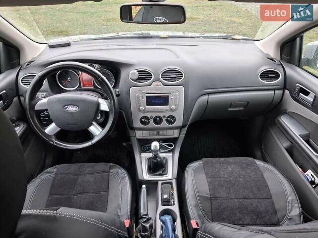 Сірий Форд Фокус, об'ємом двигуна 1.56 л та пробігом 332 тис. км за 3800 $, фото 9 на Automoto.ua