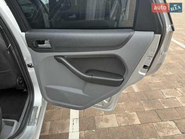 Сірий Форд Фокус, об'ємом двигуна 1.56 л та пробігом 187 тис. км за 5500 $, фото 27 на Automoto.ua