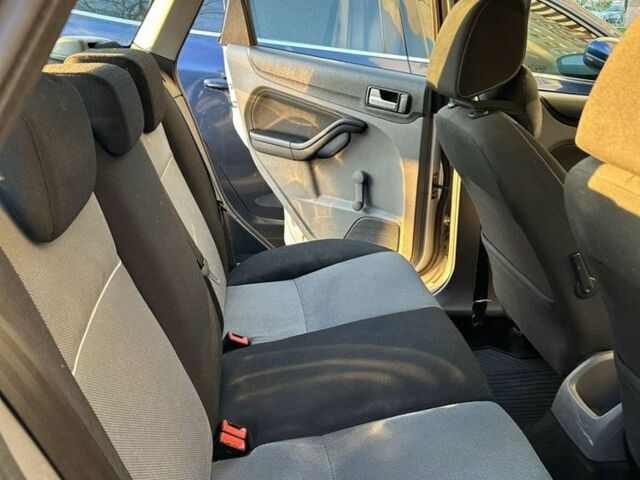 Сірий Форд Фокус, об'ємом двигуна 1.6 л та пробігом 266 тис. км за 5700 $, фото 6 на Automoto.ua