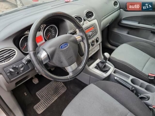 Серый Форд Фокус, объемом двигателя 1.6 л и пробегом 232 тыс. км за 5700 $, фото 10 на Automoto.ua