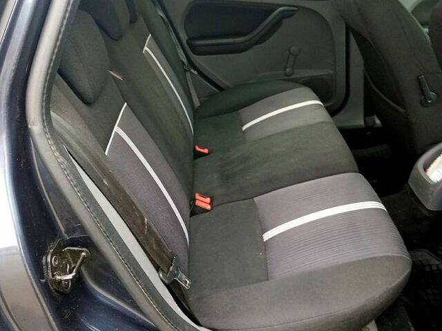 Серый Форд Фокус, объемом двигателя 1.6 л и пробегом 310 тыс. км за 6500 $, фото 7 на Automoto.ua