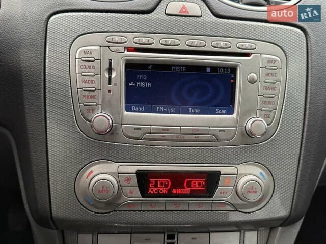 Сірий Форд Фокус, об'ємом двигуна 1.6 л та пробігом 251 тис. км за 6600 $, фото 46 на Automoto.ua