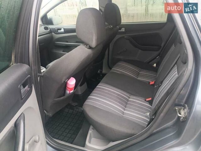 Серый Форд Фокус, объемом двигателя 1.56 л и пробегом 320 тыс. км за 4700 $, фото 11 на Automoto.ua