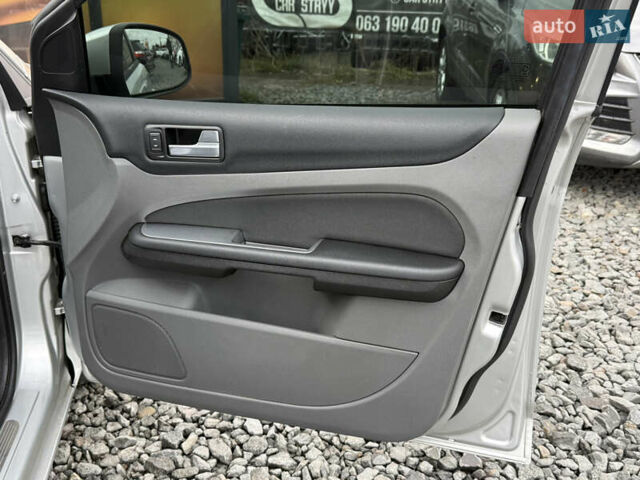 Сірий Форд Фокус, об'ємом двигуна 1.6 л та пробігом 251 тис. км за 6600 $, фото 31 на Automoto.ua