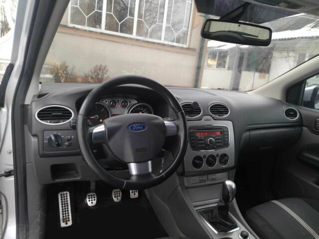 Сірий Форд Фокус, об'ємом двигуна 1.6 л та пробігом 253 тис. км за 5200 $, фото 4 на Automoto.ua