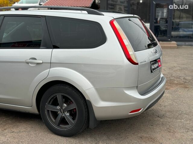 Серый Форд Фокус, объемом двигателя 1.6 л и пробегом 300 тыс. км за 5440 $, фото 8 на Automoto.ua