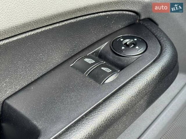 Сірий Форд Фокус, об'ємом двигуна 1.6 л та пробігом 240 тис. км за 5700 $, фото 21 на Automoto.ua