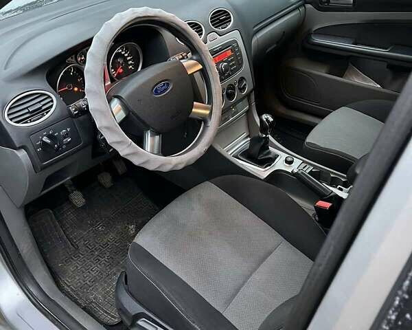 Серый Форд Фокус, объемом двигателя 1.56 л и пробегом 242 тыс. км за 5700 $, фото 11 на Automoto.ua