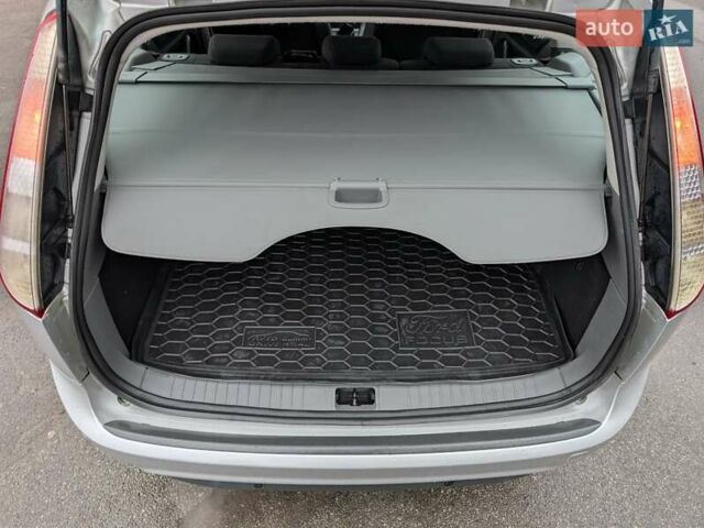 Серый Форд Фокус, объемом двигателя 1.6 л и пробегом 241 тыс. км за 6200 $, фото 23 на Automoto.ua