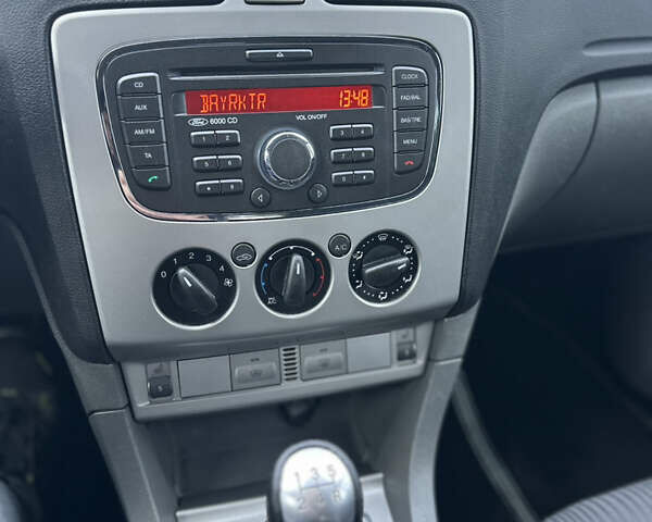 Сірий Форд Фокус, об'ємом двигуна 1.6 л та пробігом 260 тис. км за 5500 $, фото 27 на Automoto.ua