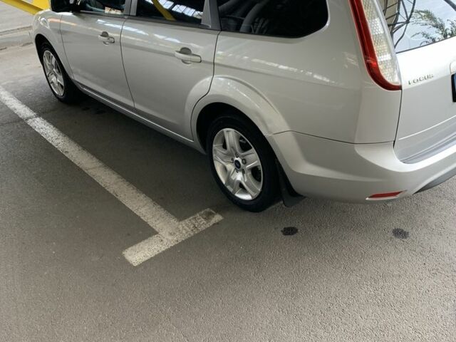 Сірий Форд Фокус, об'ємом двигуна 1.6 л та пробігом 194 тис. км за 6000 $, фото 1 на Automoto.ua