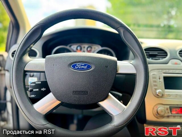 Серый Форд Фокус, объемом двигателя 1.6 л и пробегом 185 тыс. км за 6700 $, фото 6 на Automoto.ua