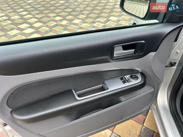 Сірий Форд Фокус, об'ємом двигуна 1.6 л та пробігом 200 тис. км за 5990 $, фото 15 на Automoto.ua