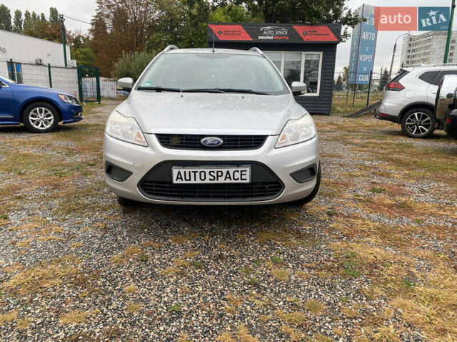Серый Форд Фокус, объемом двигателя 1.6 л и пробегом 250 тыс. км за 5500 $, фото 2 на Automoto.ua