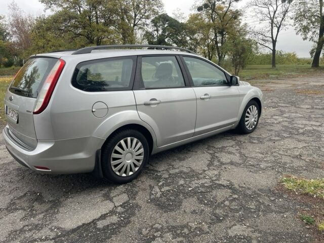 Серый Форд Фокус, объемом двигателя 1.8 л и пробегом 290 тыс. км за 3200 $, фото 3 на Automoto.ua