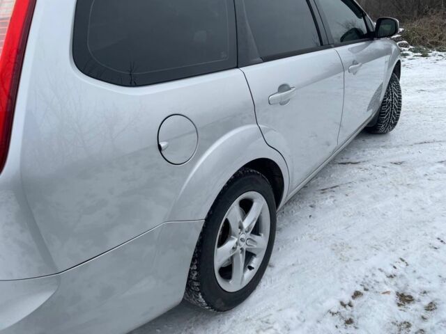 Серый Форд Фокус, объемом двигателя 1.8 л и пробегом 280 тыс. км за 5900 $, фото 10 на Automoto.ua