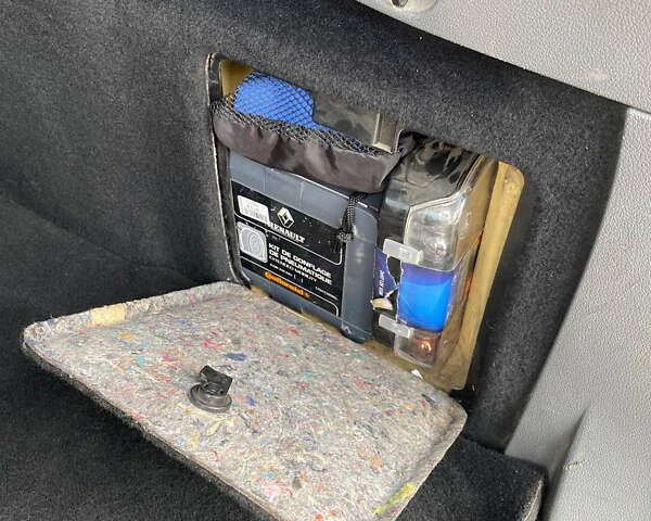 Серый Форд Фокус, объемом двигателя 1.6 л и пробегом 272 тыс. км за 6300 $, фото 23 на Automoto.ua