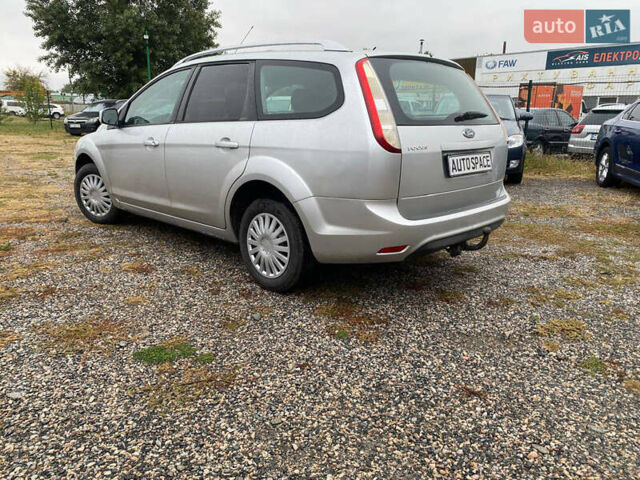 Серый Форд Фокус, объемом двигателя 1.6 л и пробегом 250 тыс. км за 5500 $, фото 3 на Automoto.ua