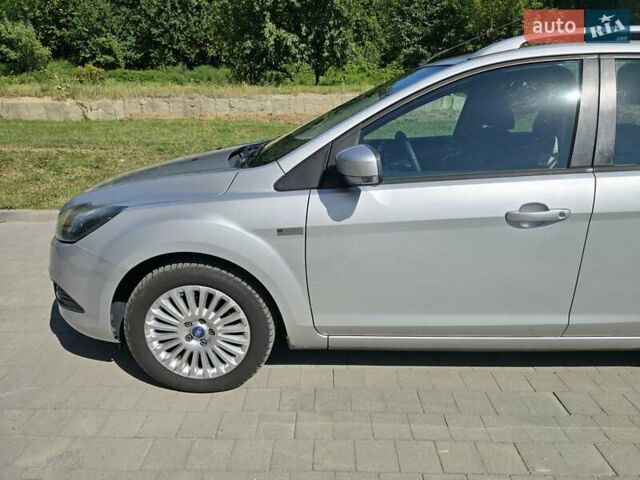 Сірий Форд Фокус, об'ємом двигуна 1.6 л та пробігом 237 тис. км за 7000 $, фото 7 на Automoto.ua