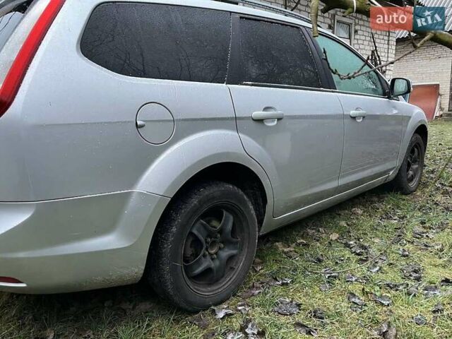 Серый Форд Фокус, объемом двигателя 1.56 л и пробегом 242 тыс. км за 5700 $, фото 1 на Automoto.ua