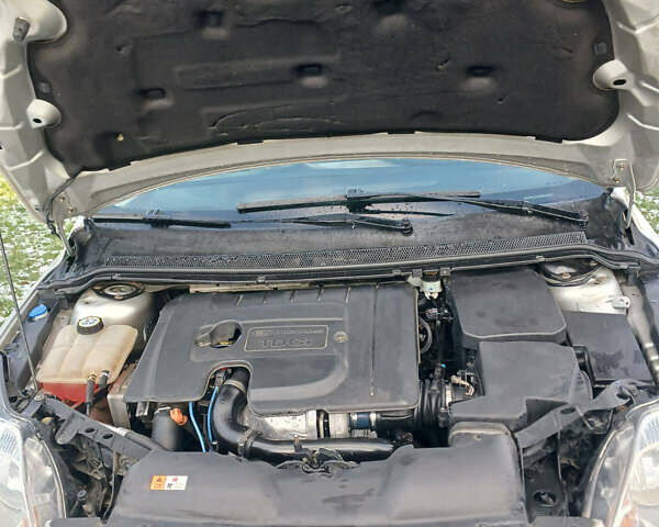 Серый Форд Фокус, объемом двигателя 1.6 л и пробегом 254 тыс. км за 6200 $, фото 10 на Automoto.ua