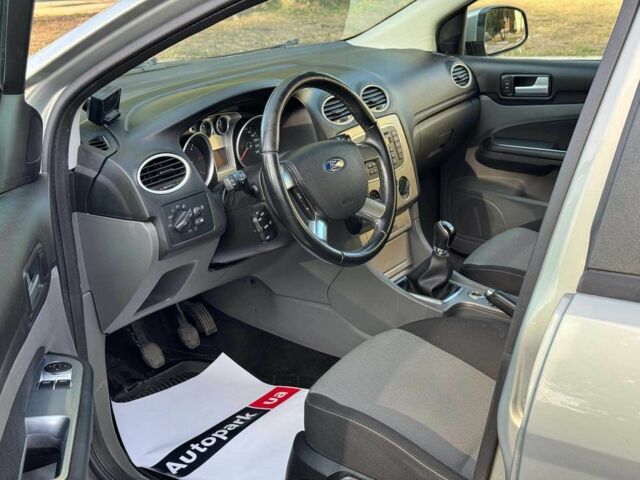 Сірий Форд Фокус, об'ємом двигуна 1.6 л та пробігом 300 тис. км за 5990 $, фото 8 на Automoto.ua