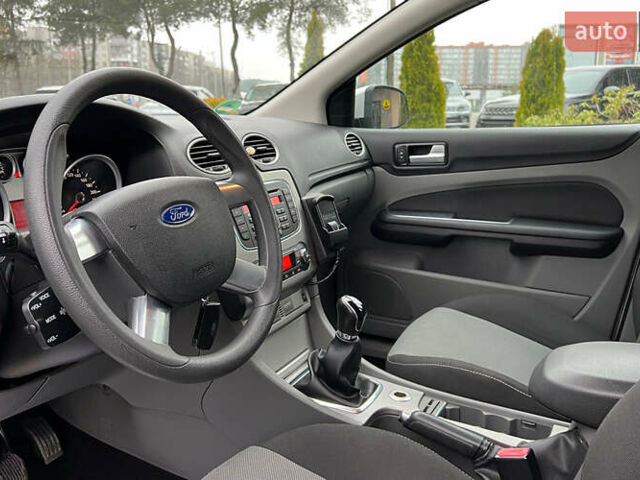 Серый Форд Фокус, объемом двигателя 1.56 л и пробегом 175 тыс. км за 5400 $, фото 9 на Automoto.ua