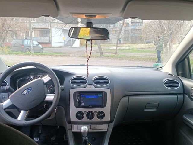 Серый Форд Фокус, объемом двигателя 1.6 л и пробегом 224 тыс. км за 6100 $, фото 10 на Automoto.ua