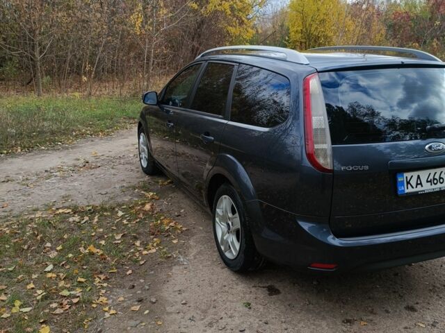 Серый Форд Фокус, объемом двигателя 1.6 л и пробегом 250 тыс. км за 4999 $, фото 1 на Automoto.ua