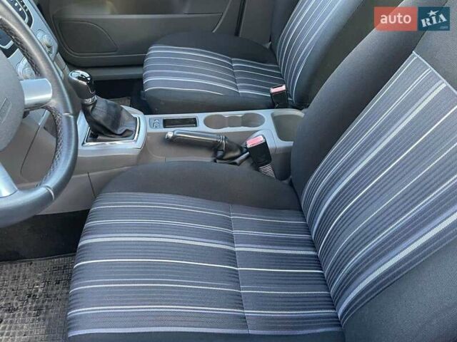 Серый Форд Фокус, объемом двигателя 1.6 л и пробегом 237 тыс. км за 5400 $, фото 19 на Automoto.ua