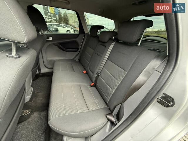 Сірий Форд Фокус, об'ємом двигуна 1.6 л та пробігом 251 тис. км за 6600 $, фото 40 на Automoto.ua