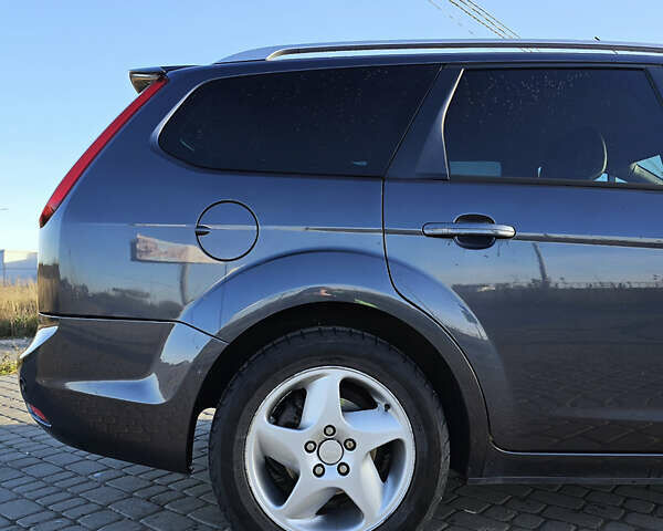 Серый Форд Фокус, объемом двигателя 1.6 л и пробегом 286 тыс. км за 5700 $, фото 3 на Automoto.ua