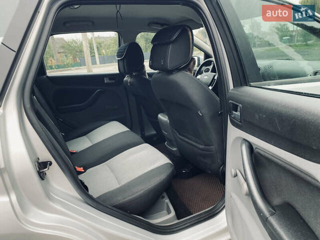 Сірий Форд Фокус, об'ємом двигуна 1.6 л та пробігом 303 тис. км за 6200 $, фото 35 на Automoto.ua