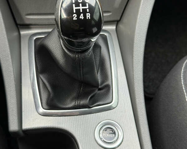 Сірий Форд Фокус, об'ємом двигуна 1.6 л та пробігом 251 тис. км за 6600 $, фото 48 на Automoto.ua